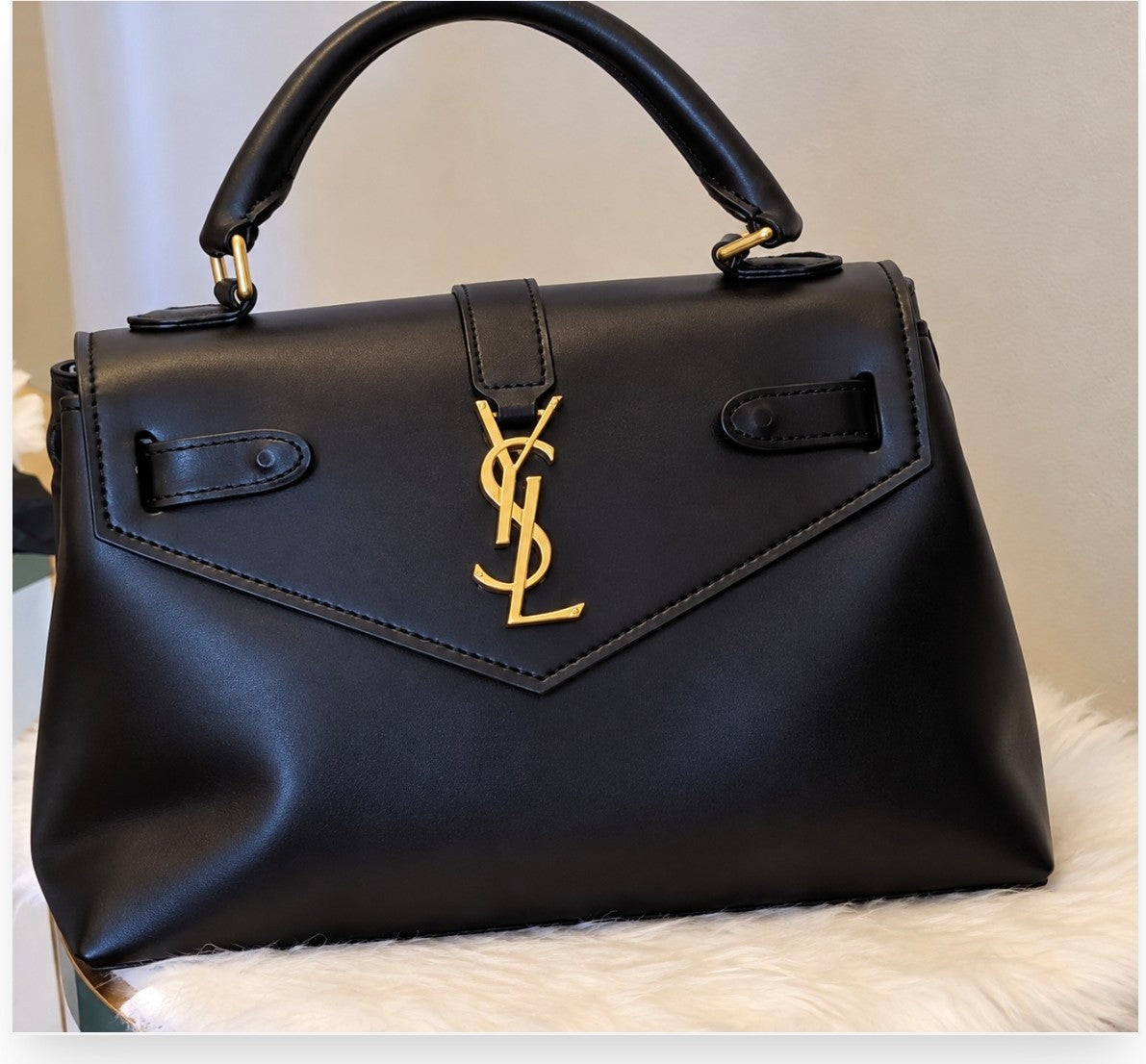 Sac à main Yves Saint Laurent, collection Cassandra -mini top Handle.